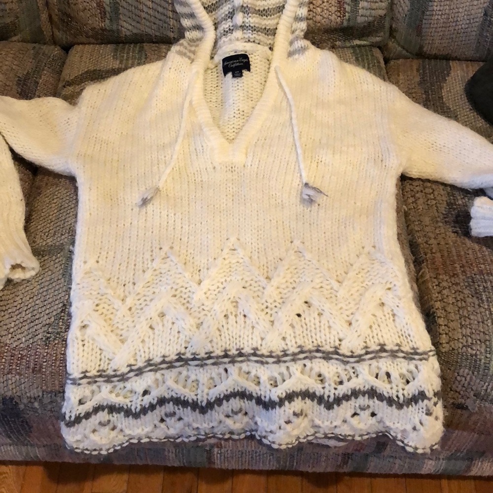 Hooded sweater